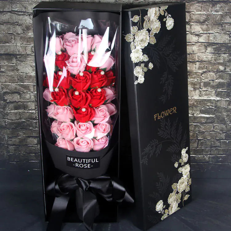 Seifenblumenstrauß mit 33 Rosen - Geschenkbox