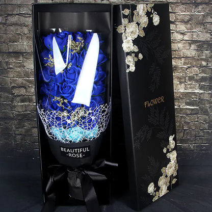 Seifenblumenstrauß mit 33 Rosen - Geschenkbox