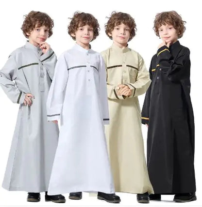 Muslimischer Teenager Jungen Robe aus dem Nahen Osten