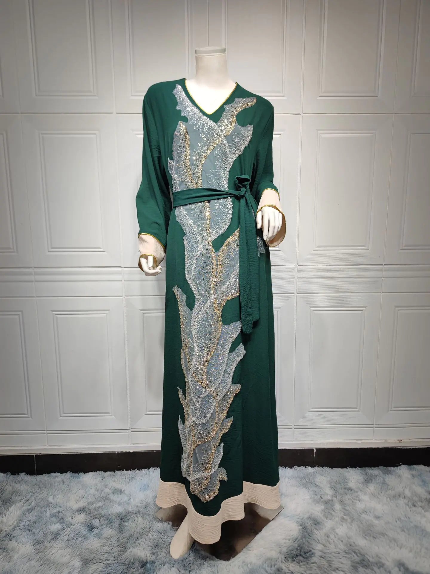 AB330 Modische Muslimische Abaya mit Paillettenstickerei